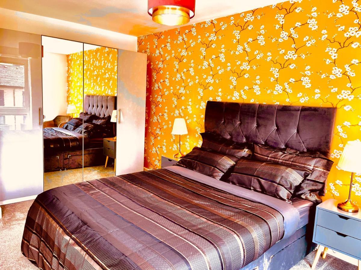 Апартаменти Modern Townhouse, Sleeps 4 With Parking Вейкфілд Екстер'єр фото