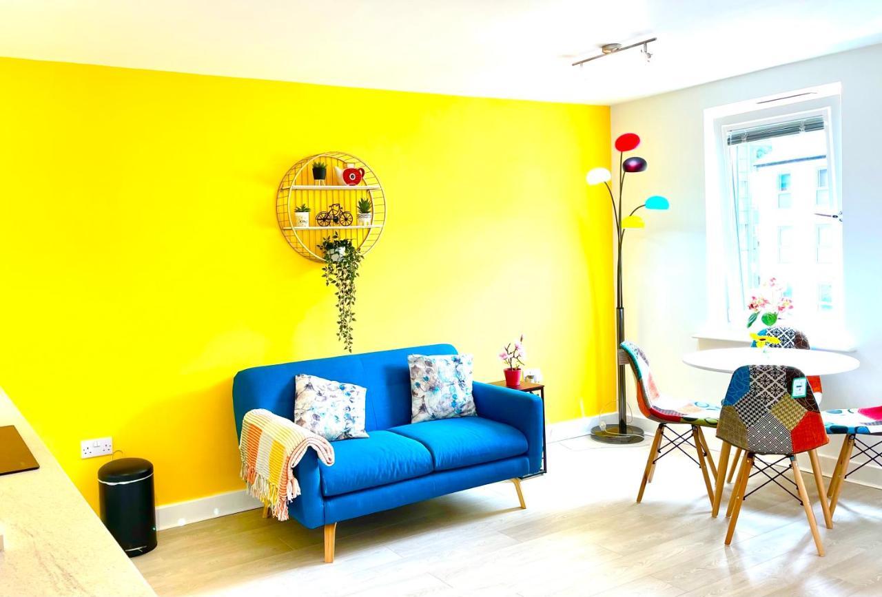 Апартаменти Modern Townhouse, Sleeps 4 With Parking Вейкфілд Екстер'єр фото